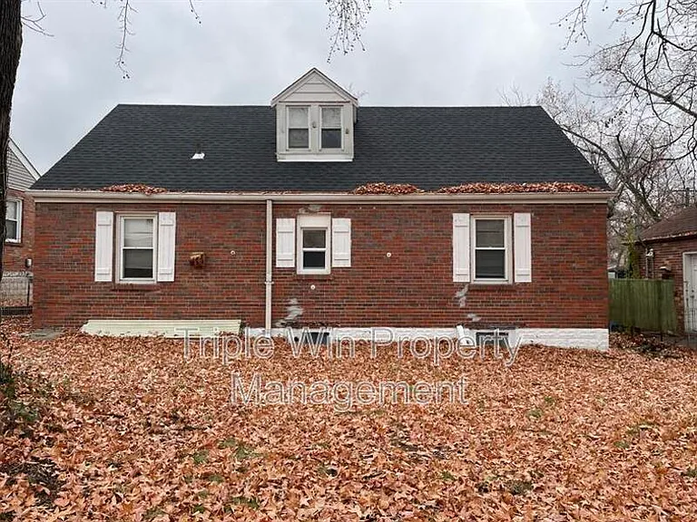 802 Rowles Ave — Photo 6