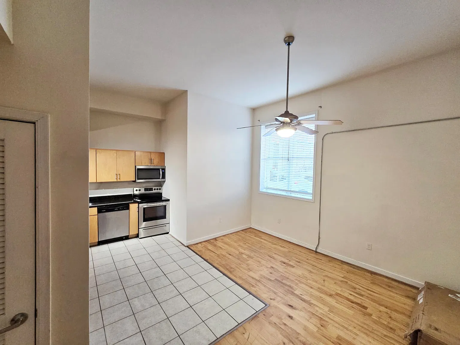 14 W Broad St — Photo 4