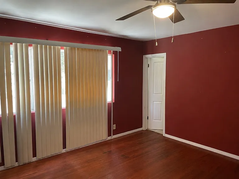 1604 W 27th St #1 — Photo 3