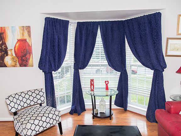 family room bay window