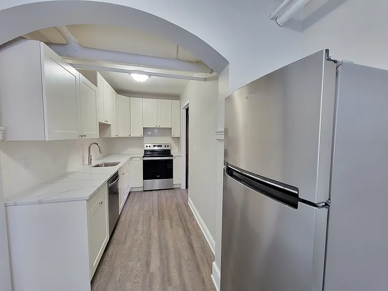 Raymond Apartments — Photo 14