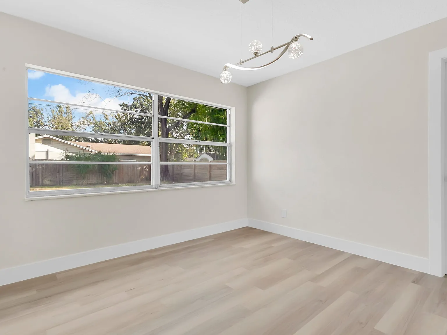 3 bed, 1570 sqft, $3,400 — Photo 2