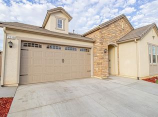 2235 Lombard Ln, Clovis, CA