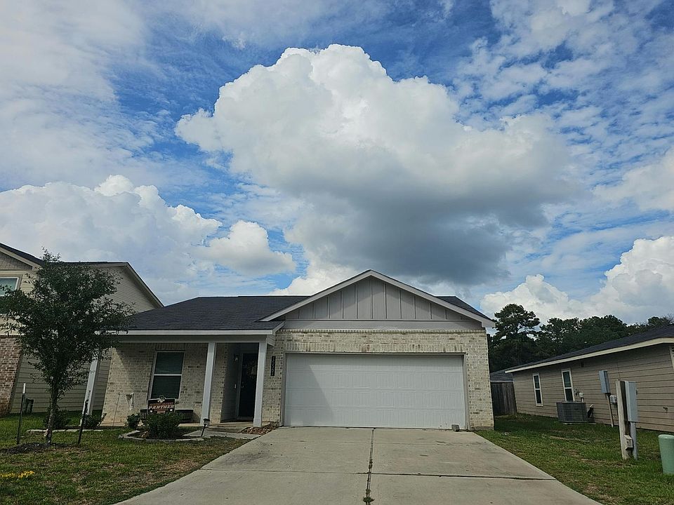 1st image of 15561 Briar Forest Dr