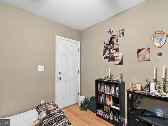 5th image of 1743 N Willington St