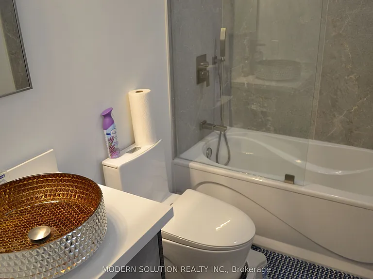 65 Manning Cres — Photo 20