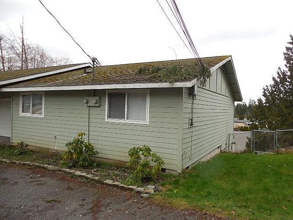 2nd image of 5707 East Dr APT 6