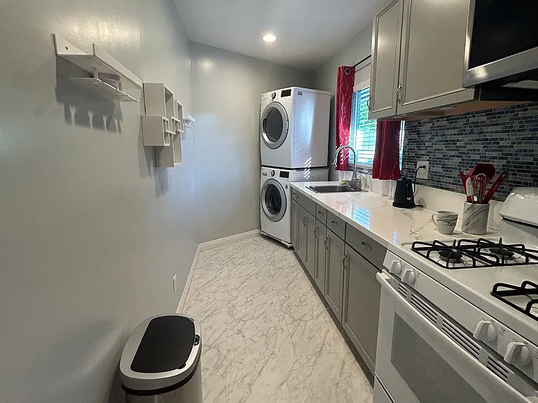 3054 Gertrude Ave — Photo 5