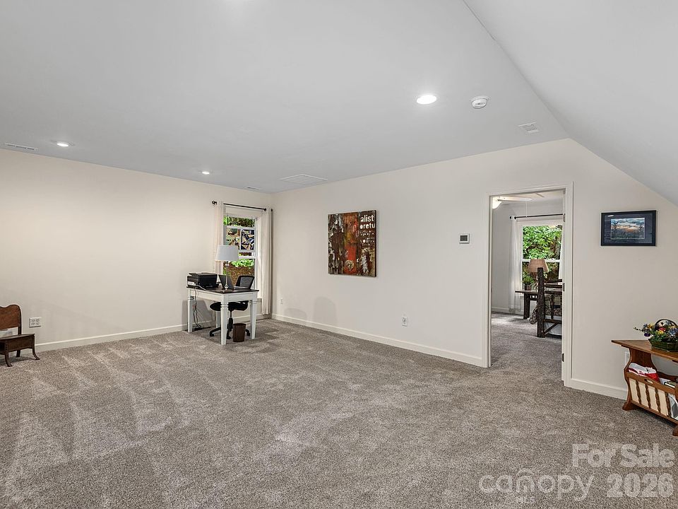 19th image of 420 Chimney Rock Dr