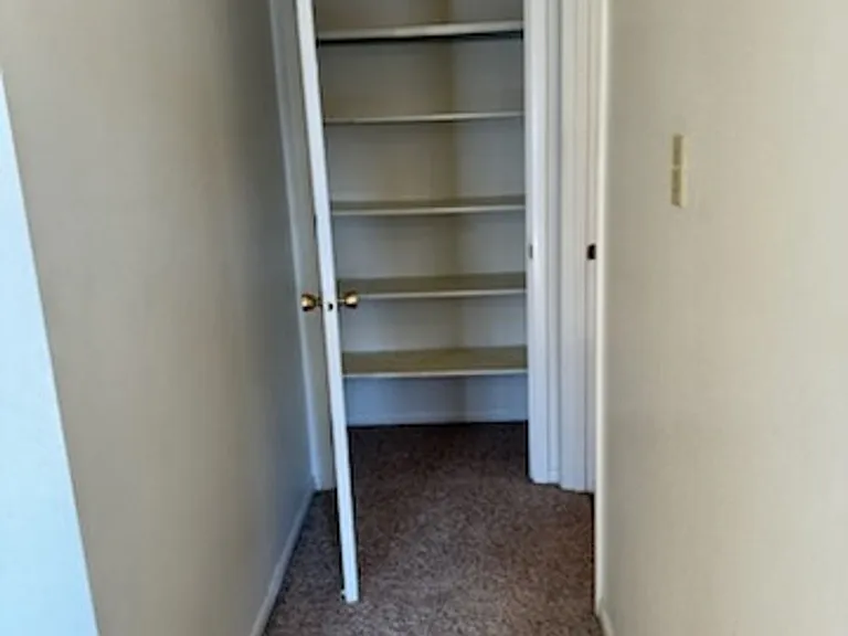 404 E Pine St — Photo 5