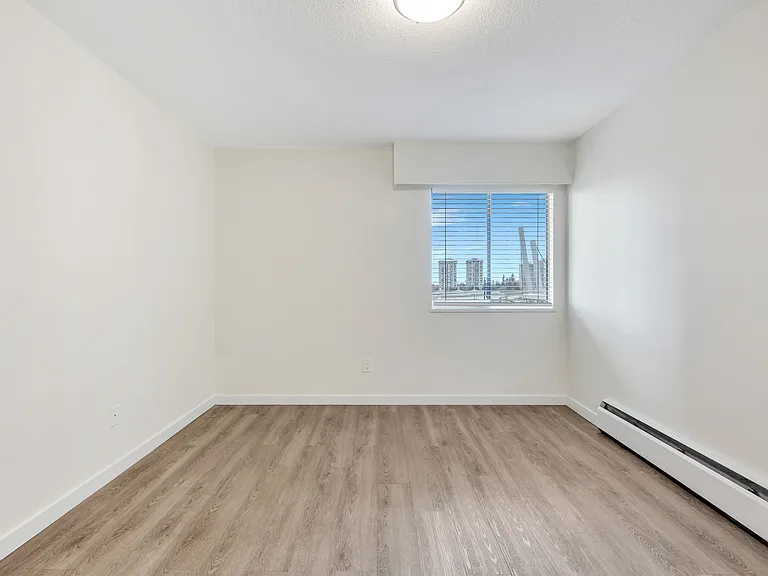 549 Dansey Ave — Photo 24