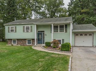 4 Brian Pl, Wappingers Falls, NY 12590