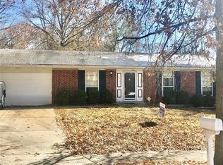 6737 English Oak Dr, Hazelwood, MO 63042