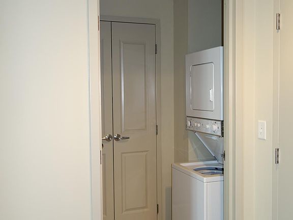 5th image of 105 Christina Landing Dr APT 907