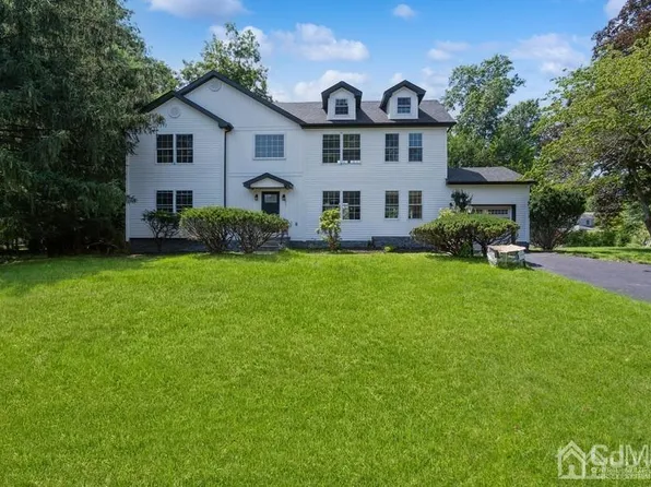 893 S Meadow Dr, Bound Brook, NJ 08805