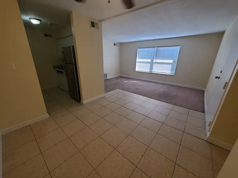 Abbott Acres Apartments — Photo 8