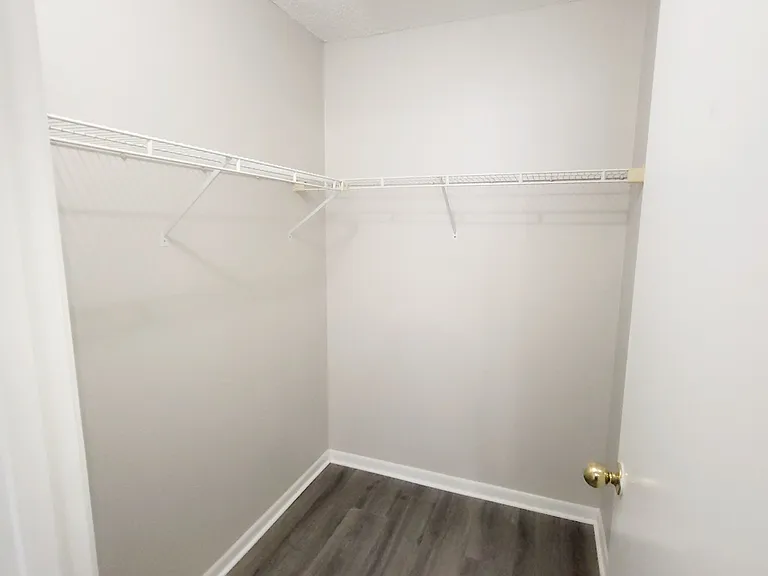 410 Landing Blvd — Photo 12