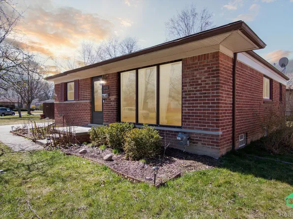 4332 Hayes St, Wayne, MI 48184