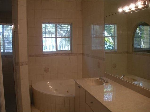 2nd image of 21399 Marina Cove Cir #M19