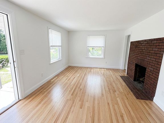 3rd image of 22 Hanson Ave