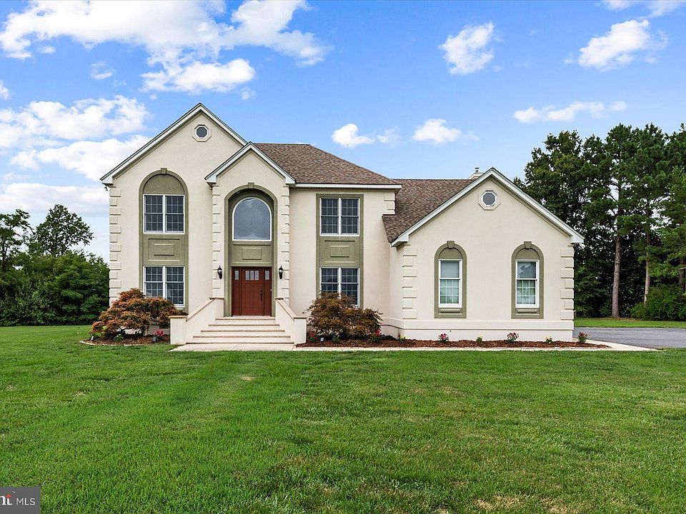 1st image of 129 Coopers Point Ln