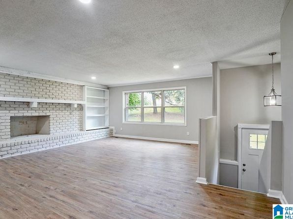 225 7th Ave, Pleasant Grove, AL 35127