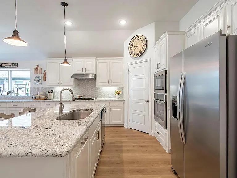 3415 Charleston Dr — Photo 7