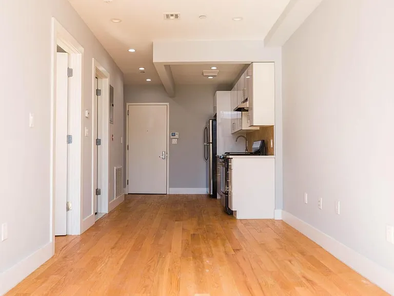 971 Lafayette Ave #3L — Photo 2