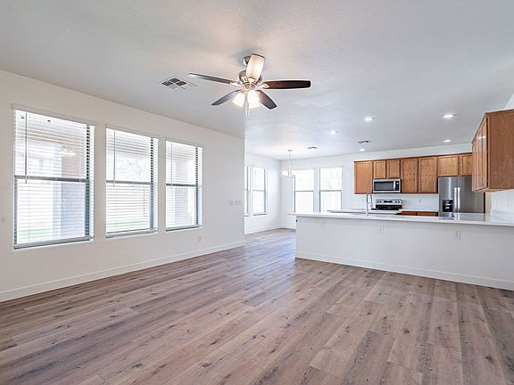 4th image of 4244 E Gleneagle Dr