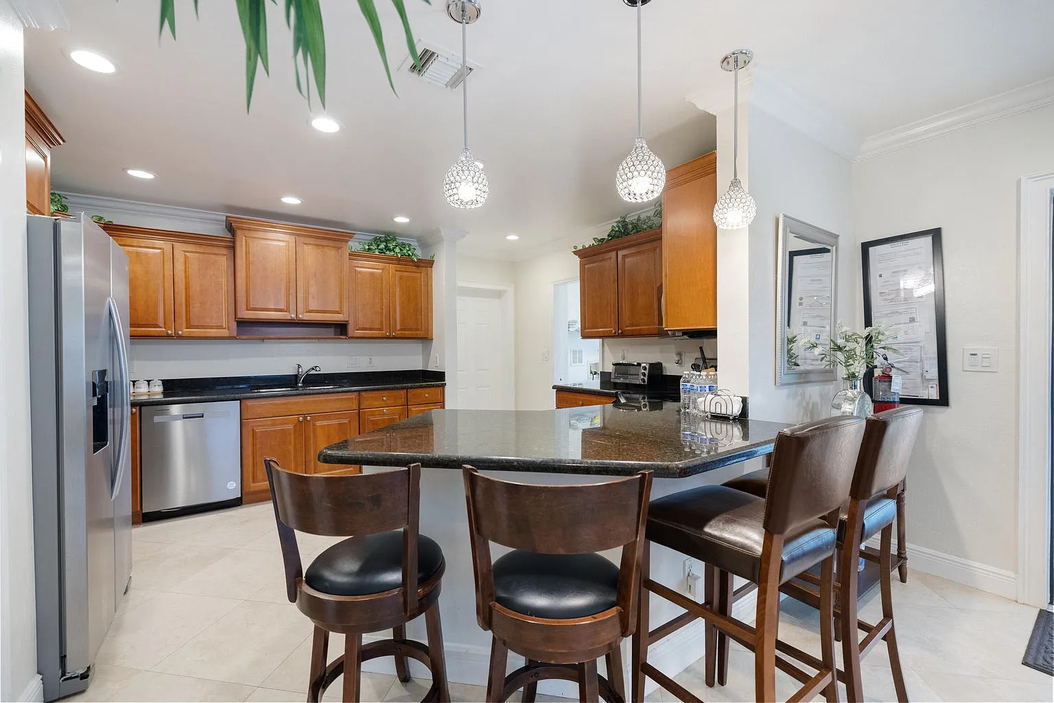 3 bed, 1870 sqft, $5,995 — Photo 1