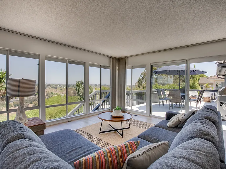 8143 La Jolla Scenic Dr N — Photo 15