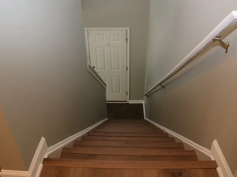 44 Courtyard Dr — Photo 23