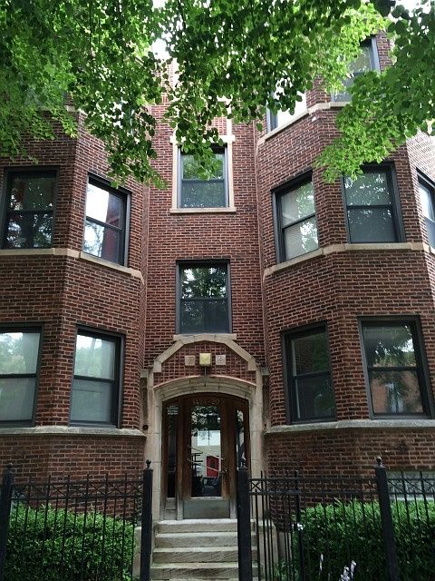 1st image of 1426 W Winnemac Ave #2E
