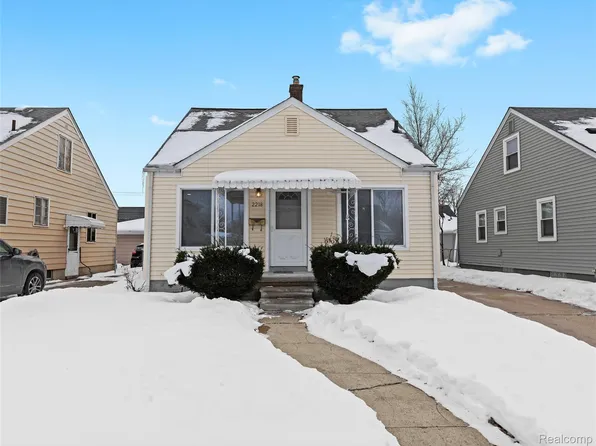 2218 Baxter Ave, Royal Oak, MI 48067