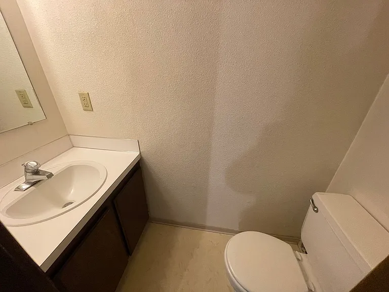 27 NW Mountain View Dr — Photo 4
