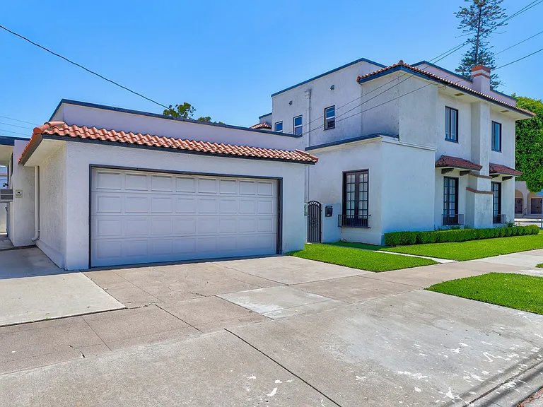 811 E Chapman Ave — Photo 41