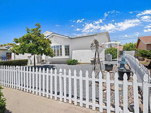 5th image of 1721 Plumeria Dr
