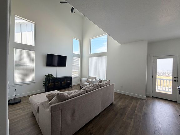 5th image of 2784 N Blue Dawn Ln