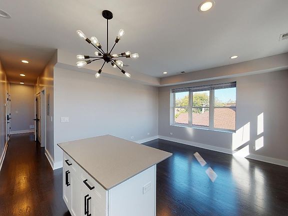 4th image of 1743 W Touhy Ave #2
