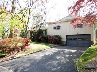 1 Thomas Ln, Scarsdale, NY 10583