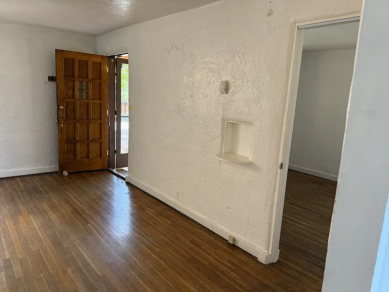 118-120 W Berger St #B — Photo 10