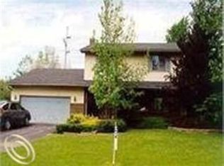 1145 Risecliff Dr, Grand Blanc, MI 48439