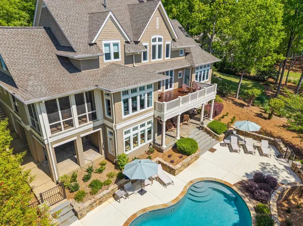 1140 Plantation Point Dr, Greensboro, GA 30642