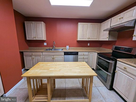 4th image of 100 Homecrest Ave