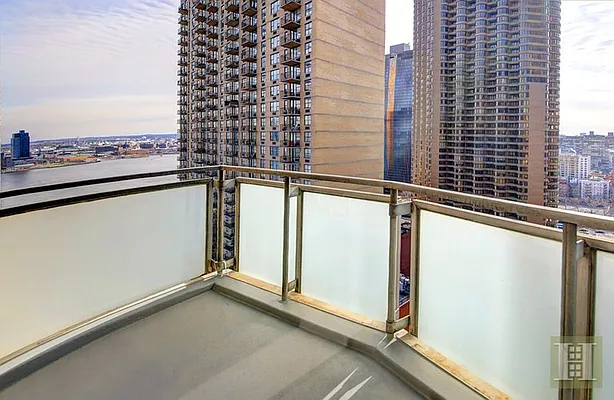 Rented by Halstead Real Estate | media 18