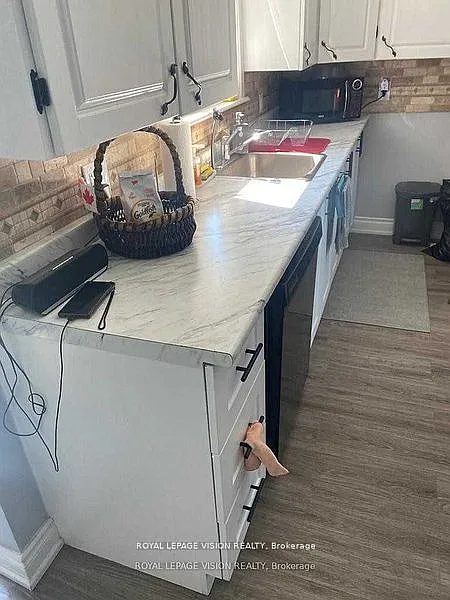 3 bed, $1,900 — Photo 4