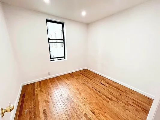 Rented by Bond New York | media 16