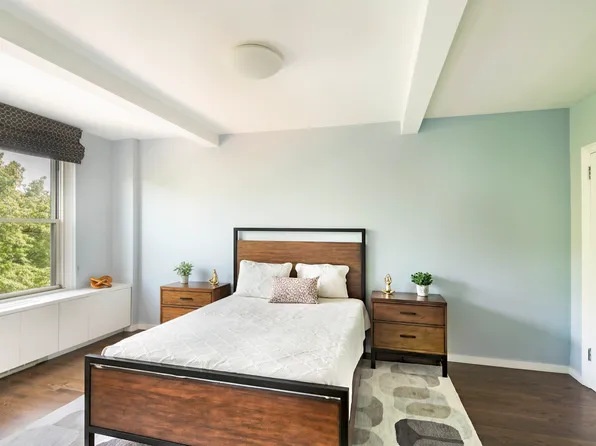 410 Central Park West image 8 of 11