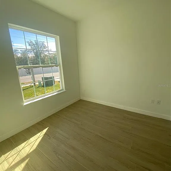 754 Reflection Lake Dr — Photo 6