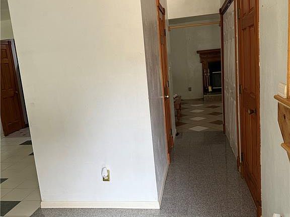 3rd image of 1092 Red Mill Blvd